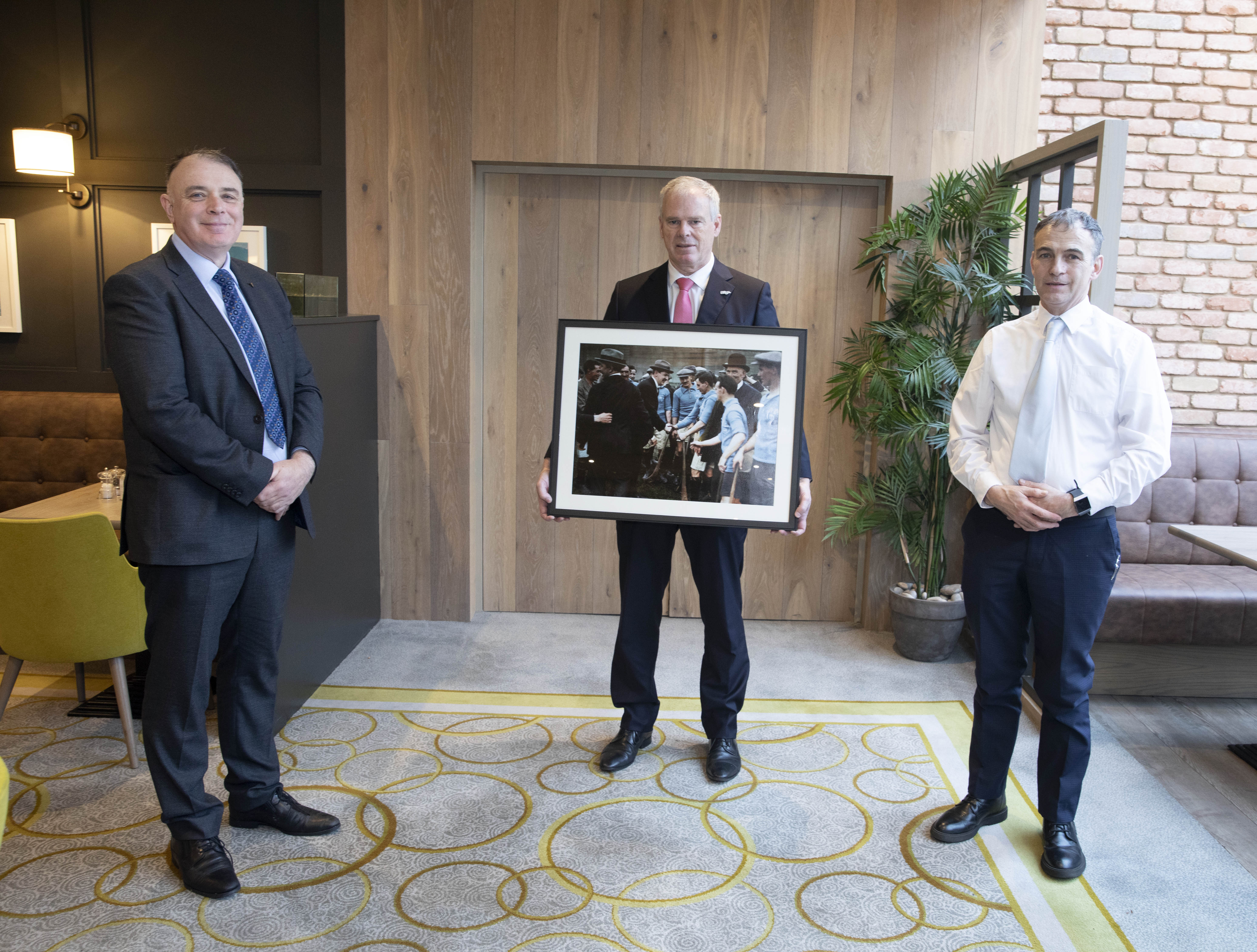Cathaoirleach pays tribute to outgoing Chief Executive 